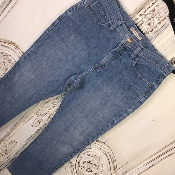 Lee Classic Fit Straight Leg At The Waist Light Medium Wash Jeans Size 10P - Picture 3 of 11